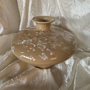 JING DE ZHEN Wu's  Crystalline Ceramic Vase